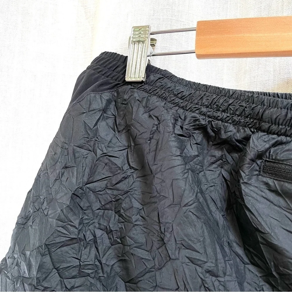 RARE! NIKE Tech Pack Woven Crinkle Shorts Lined in Black size large